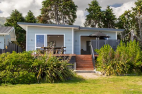 Sea-esta - Pohara Beachfront Holiday Home